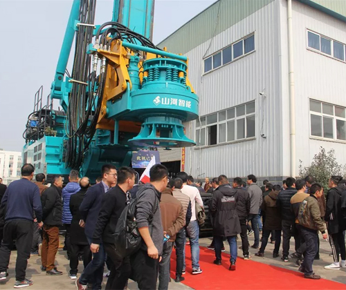 同心同梦，，，，，龙8头号玩家智能全球客户交流会武汉站盛大举行