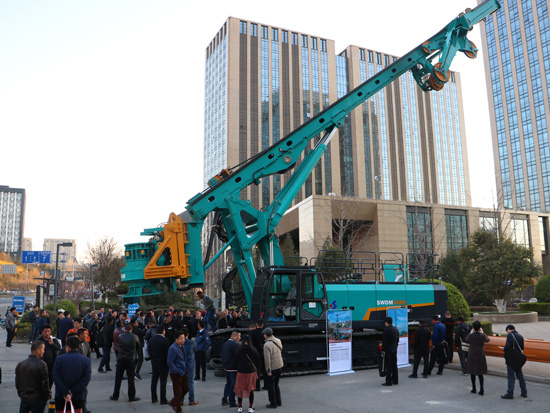 龙8头号玩家智能天下客户交流会济南站取得丰富效果