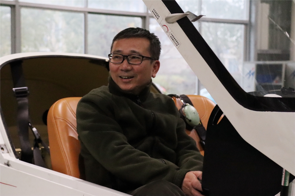 广州工控集团总司理张伟涛调研龙8头号玩家智能