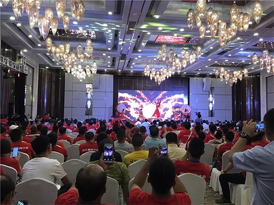 【小身板 着述为】龙8头号玩家智能燃爆2019微挖大会