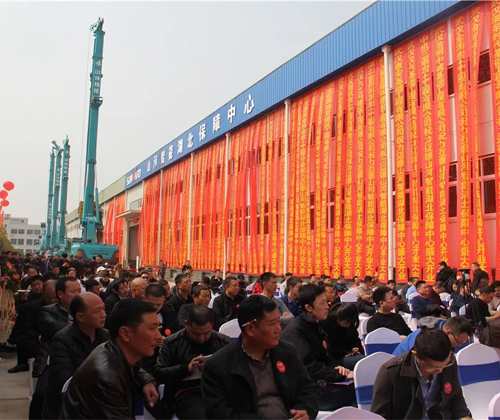 同心同梦，，，，，龙8头号玩家智能全球客户交流会武汉站盛大举行