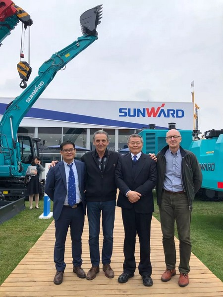 统一个天下，，，，，，，，统一个梦想，，，，，，，，龙8头号玩家智能德国宝马展完善收官