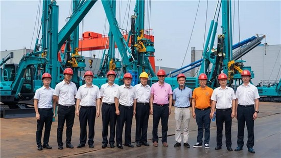 广州市国资委党委书记、主任陈浩钿莅临龙8头号玩家智能考察指导