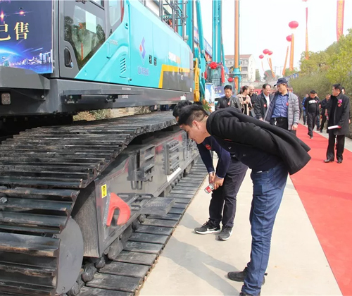 同心同梦，，，，，龙8头号玩家智能全球客户交流会武汉站盛大举行