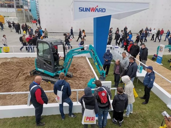 统一个天下，，，，，，，，统一个梦想，，，，，，，，龙8头号玩家智能德国宝马展完善收官