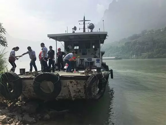 打造长江黄金水道！龙8头号玩家智能航道钻机轻松搞定水下礁石