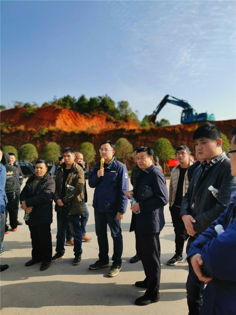 来来来，，，，，，各人来看“无人驾驶”遥？？？？？赝诰蚧