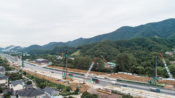 高效又环保，，，，，，，，说的就是SWSD双动力头强力多功效钻机