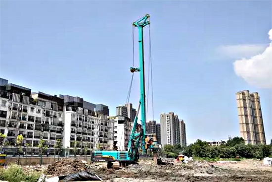 把“朋侪圈”“搬”到现。。。。。，，，，，，交机“玩出”新创意!