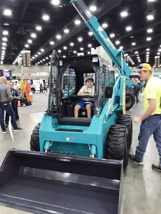 龙8头号玩家美国公司盛大亮相2019ICUEE展，，，，，SUNWARD在美国掀开新篇章