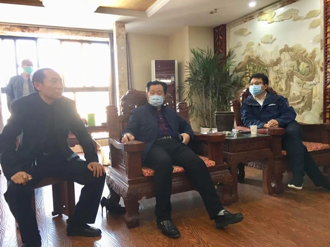 武汉加油！龙8头号玩家智能武汉传关爱