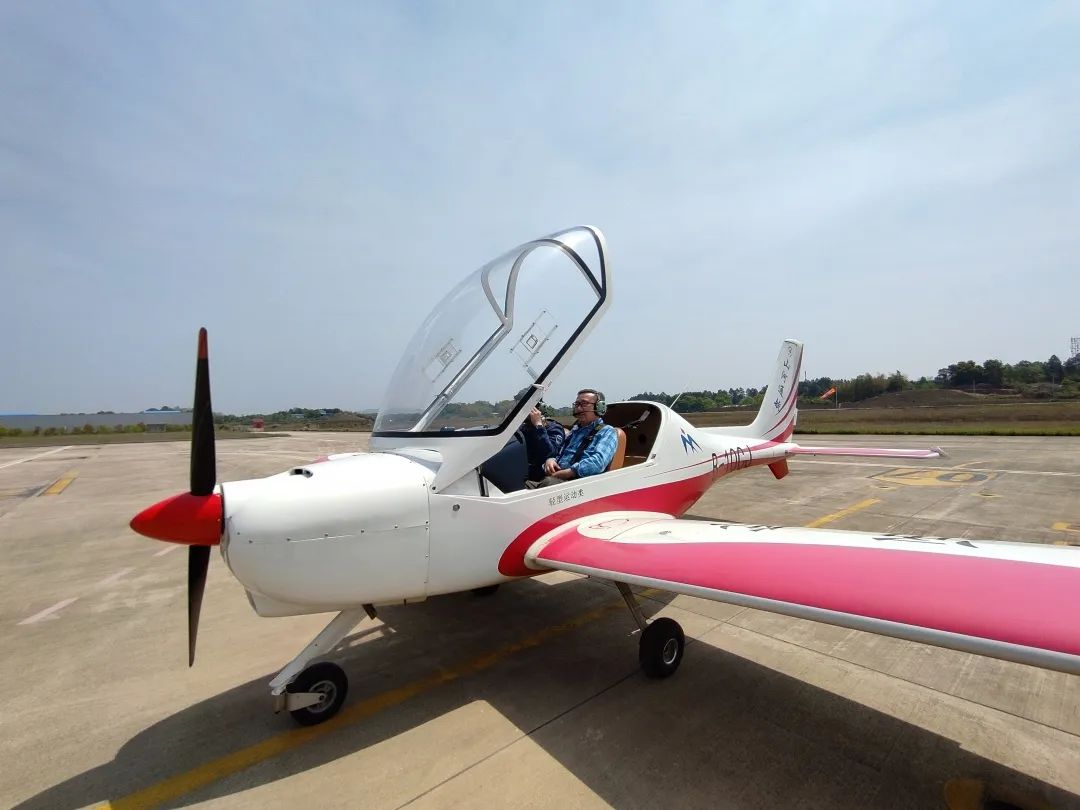 广州工控总司理张伟涛调研龙8头号玩家航空