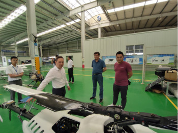 呼伦贝尔城投集团董事长柴冠辉率团考察龙8头号玩家科技