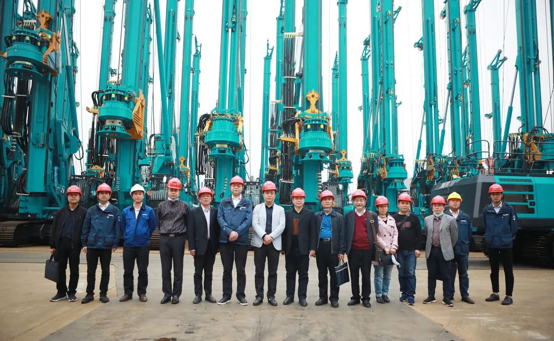 省工信行业事务中心杨卫华副主任一行莅临龙8头号玩家智能调研