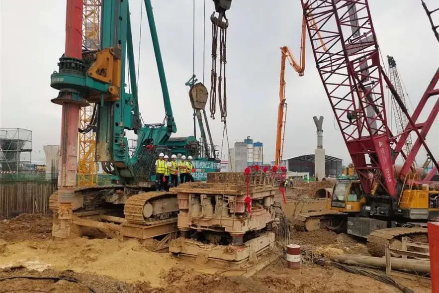 570天420根桩！龙8头号玩家机群惊艳贵阳机场扩建工程