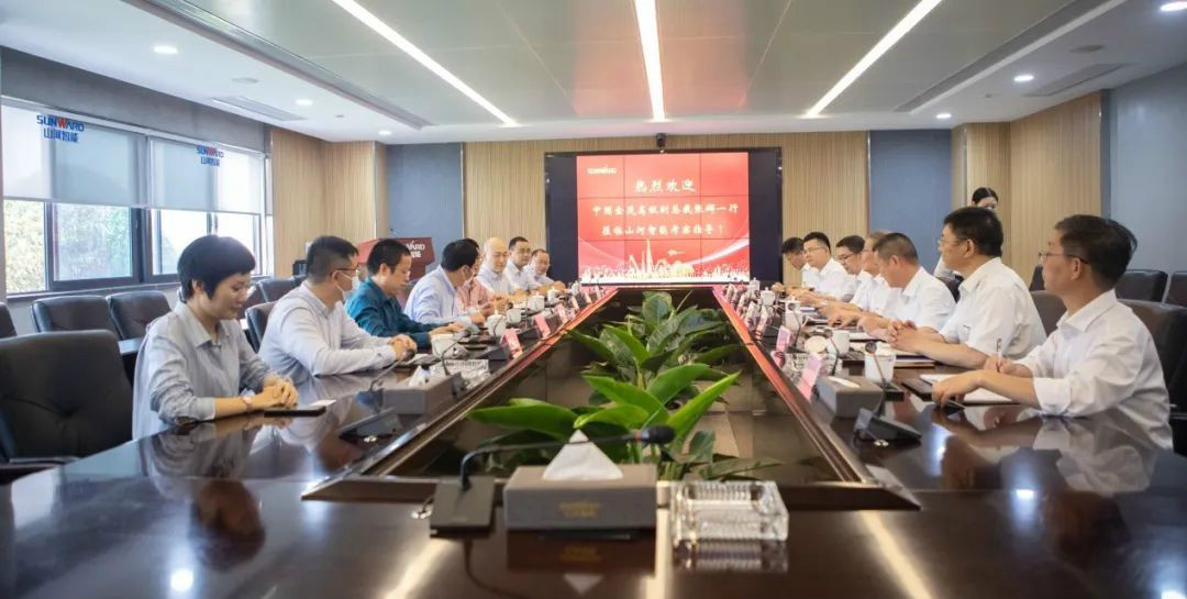 中国金茂高级副总裁张辉率团考察龙8头号玩家智能