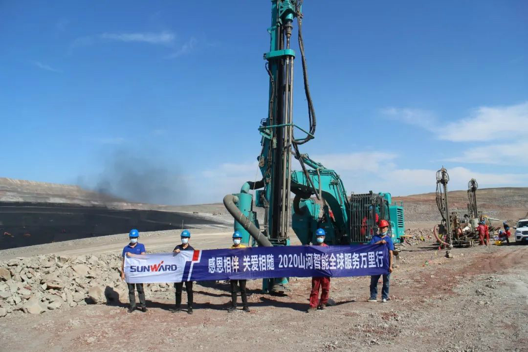 晚上八九点钟的太阳——龙8头号玩家智能效劳万里行新疆纪实