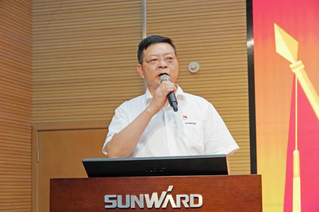 传承革命先烈精神，，，，，，双促双融助力生长——龙8头号玩家智能、市疾控中心联合开展主题党日活动