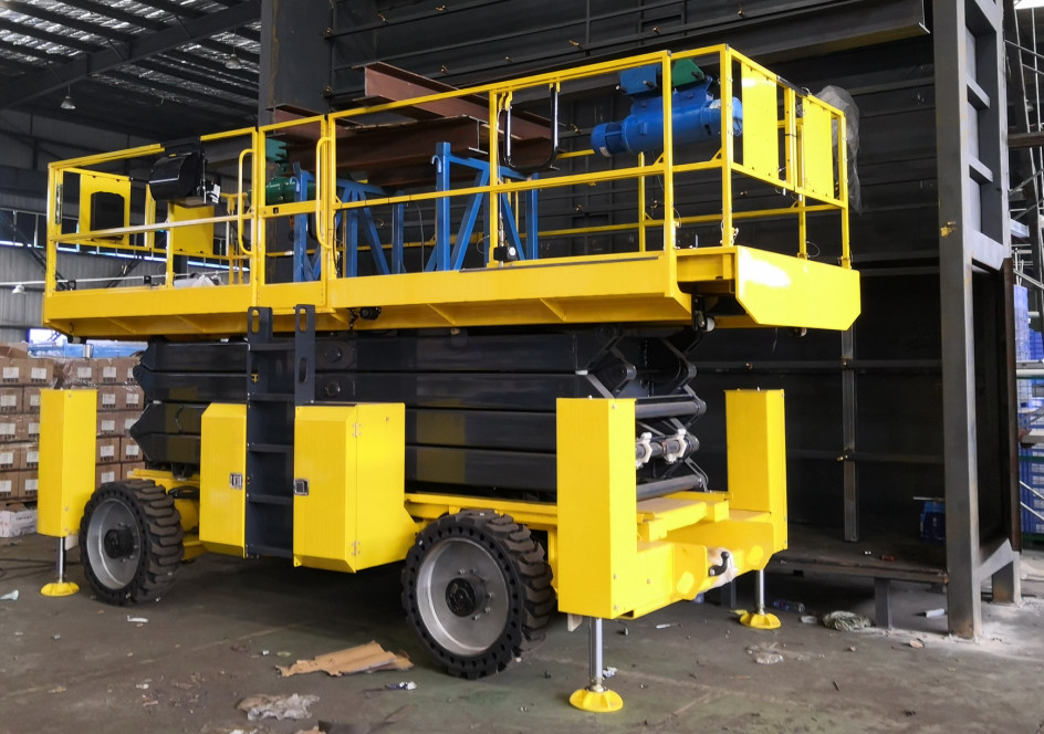 威武！大气！稳固！龙8头号玩家智能越野剪叉式高空作业平台解客户难题