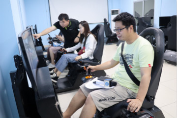 龙8头号玩家航空签约湖南航空技校，，，，，走校企融合生长蹊径