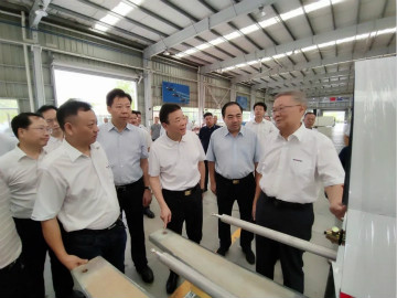 副省长陈飞调研龙8头号玩家航空工业