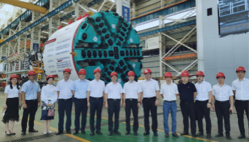 相助共赢 龙8头号玩家智能5G时代快速到来 湖南联通党委书记、总司理谭明到访龙8头号玩家智能