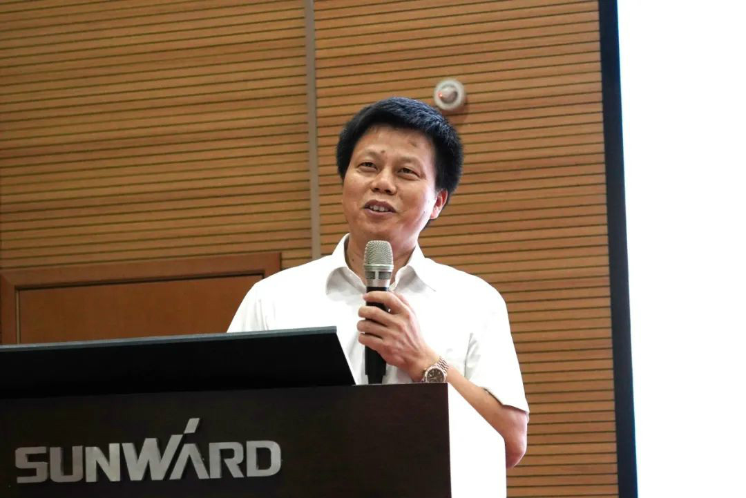 关爱科技事情者康健——康健科普进企业走进龙8头号玩家智能