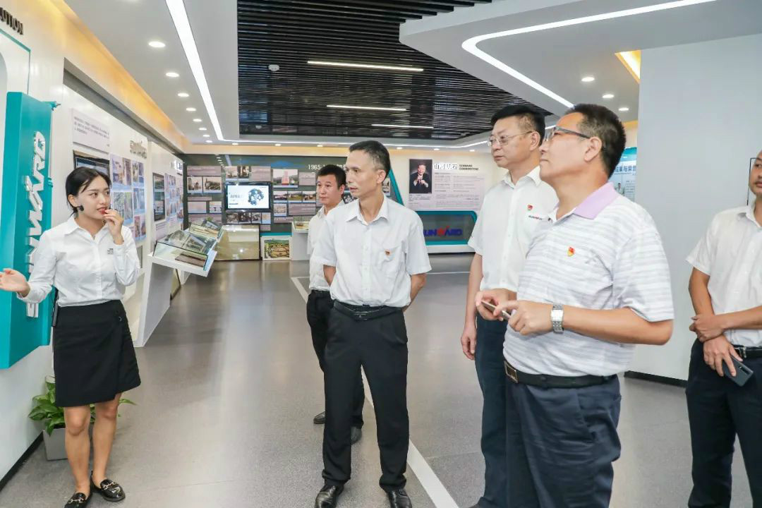 广州工控党建同盟联络员一行到龙8头号玩家智能开展事情对接