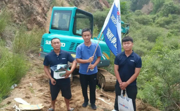 感恩相伴 关爱相随——北京龙8头号玩家效劳万里行