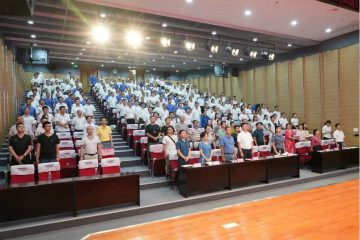 传承革命先烈精神，，，，，，双促双融助力生长——龙8头号玩家智能、市疾控中心联合开展主题党日活动