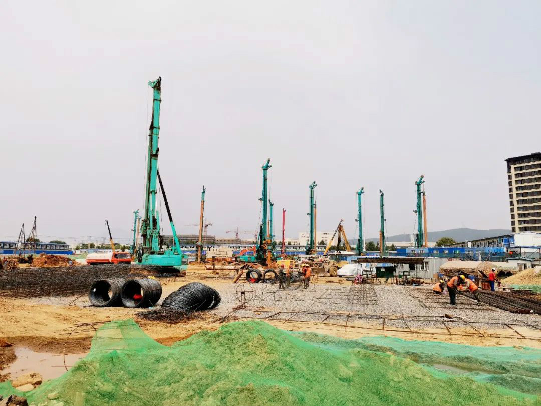 效率两倍于敌手！龙8头号玩家智能旋挖钻机大连扬威名