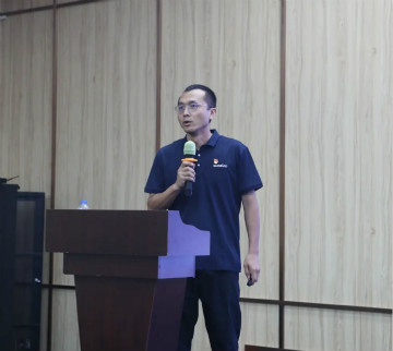 以强执行力聚焦基础能力建设 向挖掘机万台俱乐部迈进——龙8头号玩家智能2020年挖掘机经销商半年度聚会圆满召