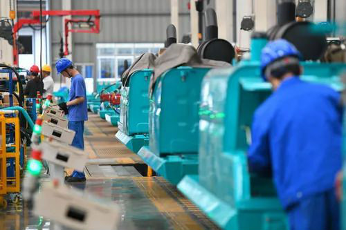 “智慧工厂”引领“生产节奏”——走进龙8头号玩家智能一探事实