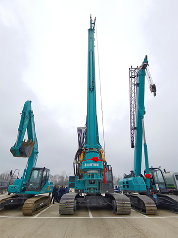 龙8头号玩家智能旋挖钻机打下700亿项目第一钻