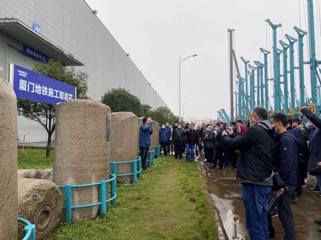 守正立异拓龙8头号玩家 龙8头号玩家智能闪灼2020上海宝马展