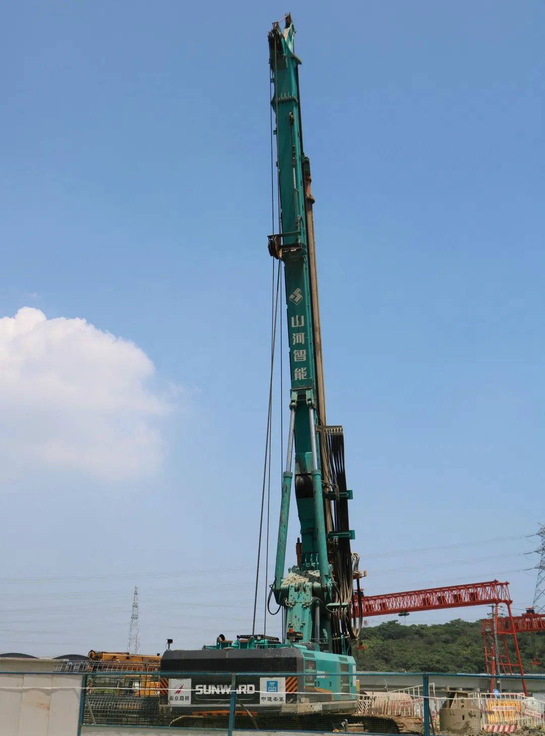 强悍体现赢青睐！龙8头号玩家智能360H旋挖钻助力南京312国道改扩建