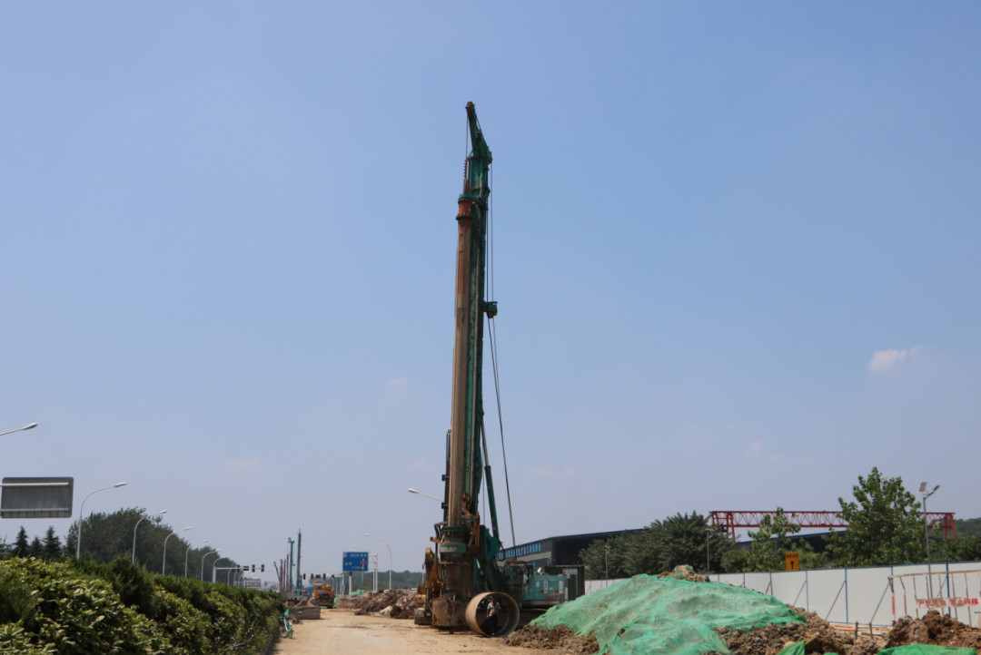 强悍体现赢青睐！龙8头号玩家智能360H旋挖钻助力南京312国道改扩建