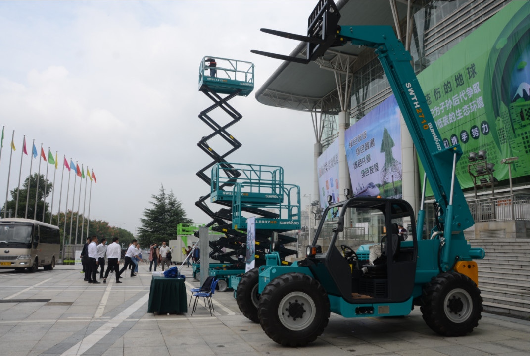 立异“绿”动能 龙8头号玩家智能绿博会上展风范