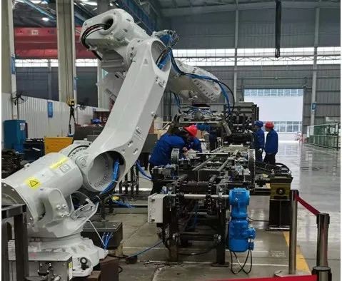 中际龙8头号玩家熔锌铸锭码垛自动线成套装备顺遂发货