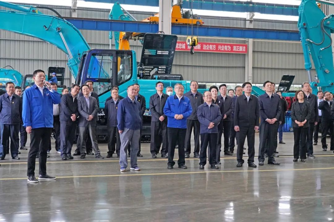 广西党政代表团考察龙8头号玩家智能