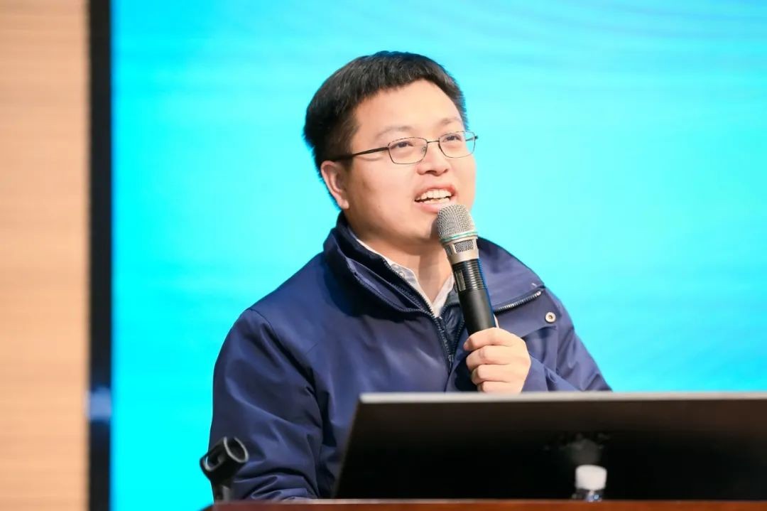 大国重器 壮哉龙8头号玩家！机友会微挖用户龙8头号玩家智能体验日