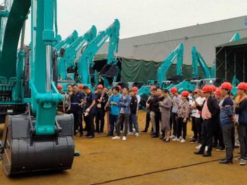 快来“网红”打卡点 ——龙8头号玩家智能工业城