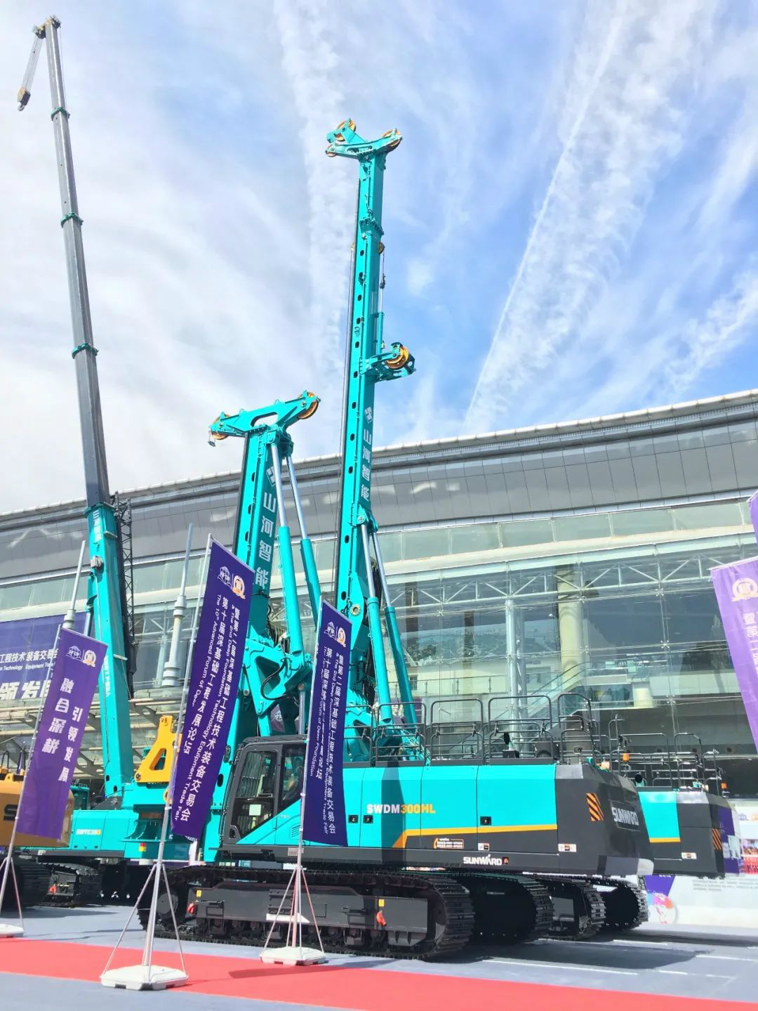 龙8头号玩家智能天下客户交流会在深基础工程生长论坛会场举行