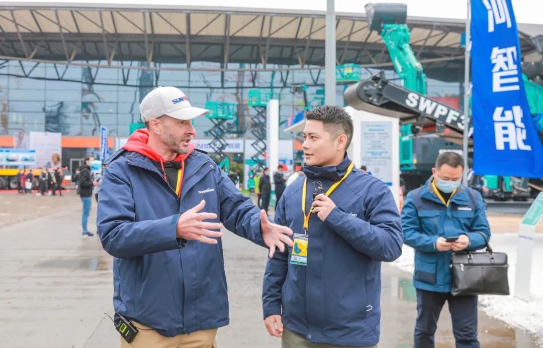 守正立异拓龙8头号玩家 龙8头号玩家智能闪灼2020上海宝马展