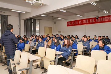 龙8头号玩家智能通讯员培训在湖南公共传媒学院举行