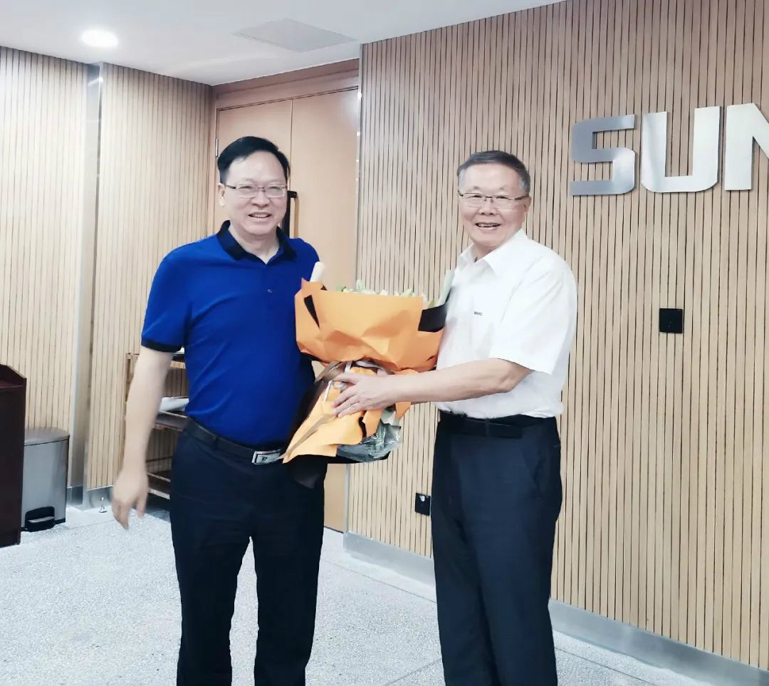 中南大学机电工程学院肖来荣书记到访龙8头号玩家智能