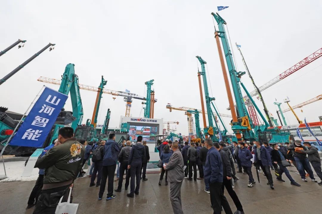 守正立异拓龙8头号玩家 龙8头号玩家智能闪灼2020上海宝马展