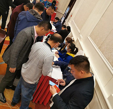 5万万! 龙8头号玩家智能挖掘机订货会立异高