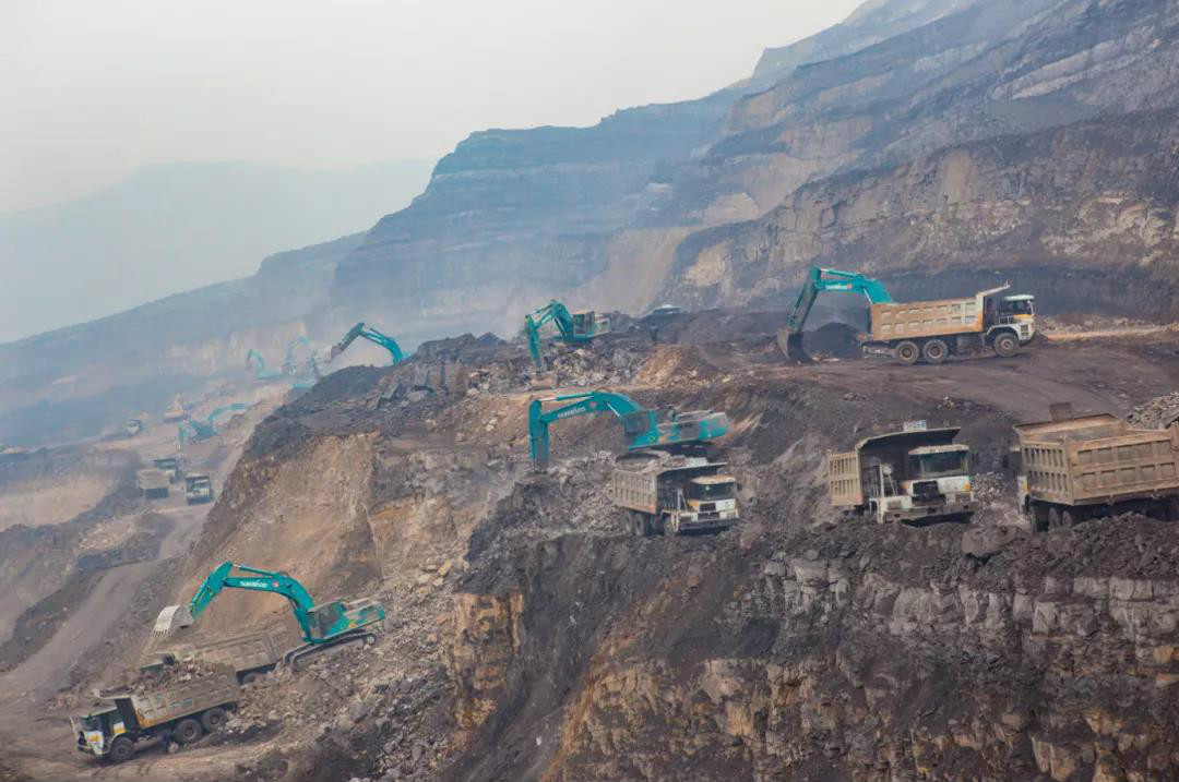 以先导式立异实现挖掘机从无到有，，，，，，，从小到大，，，，，，，从大到强！