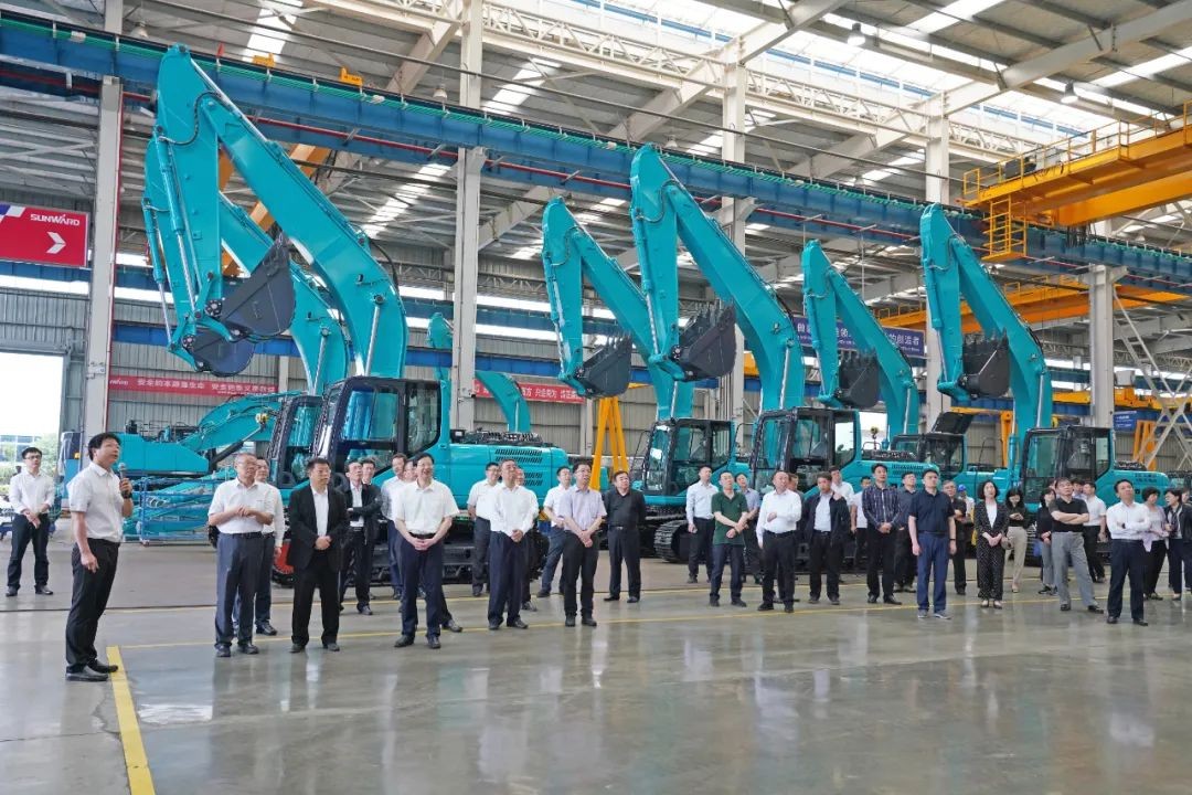 北京向阳区党政代表团考察龙8头号玩家智能